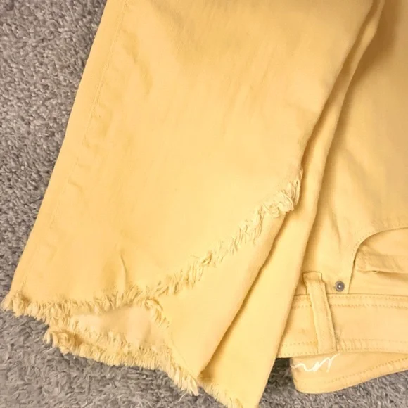 💛INC💛 Women’s Yellow Ankle Cropped Jeans sz 6 - Picture 3 of 8